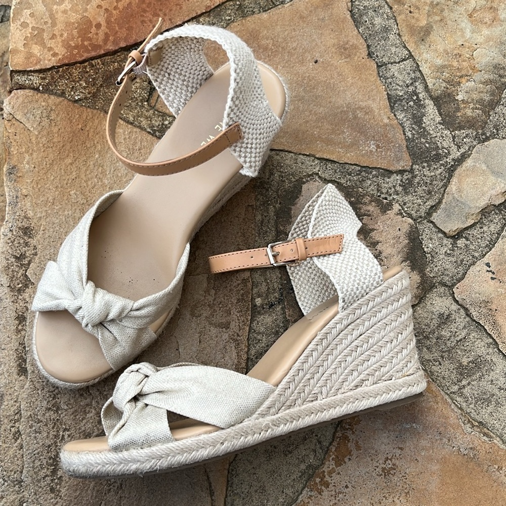 Nine West Wedge Sandals. #10 - Picture 2 of 15